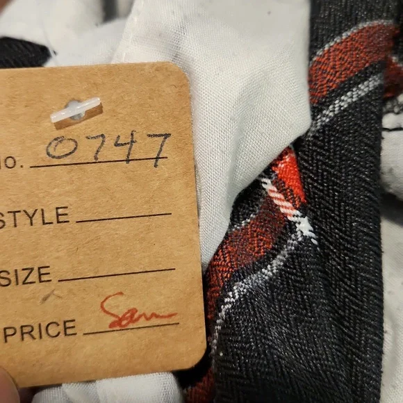 Rip Curl Black and Red Plaid Golf Shorts (0747) - Picture 6 of 6